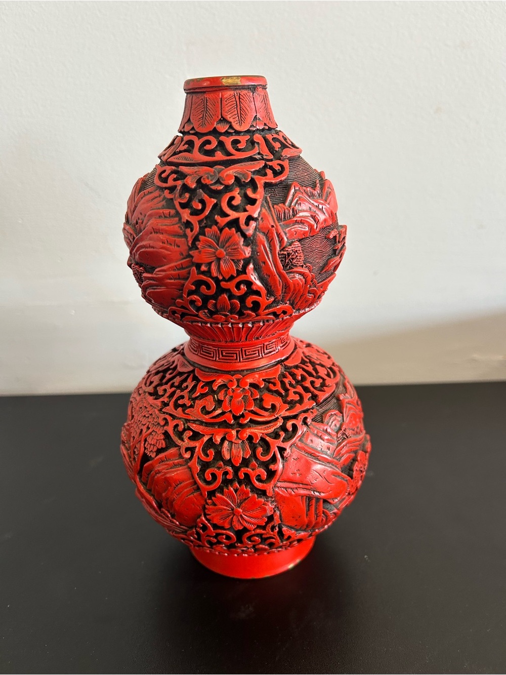 Red Carved Double-Gourd Decorative Vase - Brand: - Picture 5 of 7